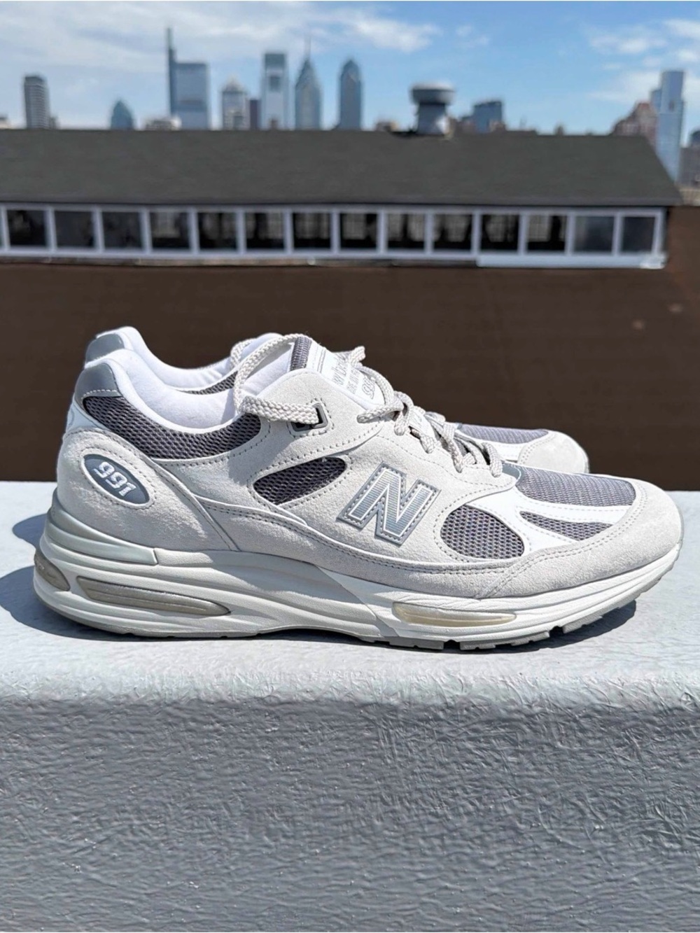 New Balance Men’s Casual White & Light Gray Walking Sneakers - Picture 9 of 10